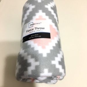 Mainstay fleece throw  50 x 60 in